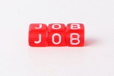 Symbolbild: Das Wort Job auf 3 Würfeln dargestellt.