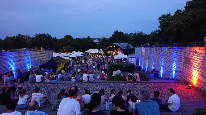 Bonifatiustreppe in Festival-Stimmung