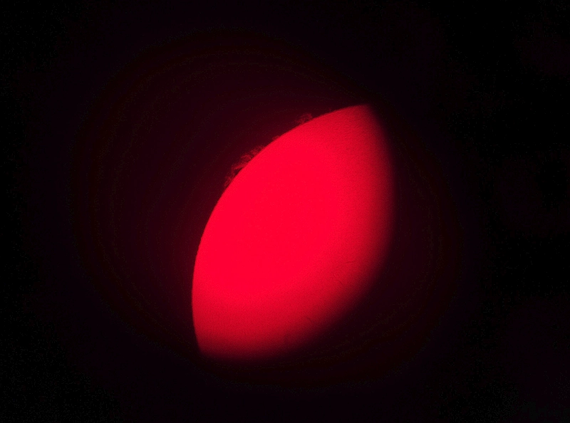 Sonnenprotuberanzen in H-alpha – ein Blick durch das Sonnenteleskop