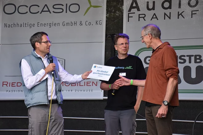 Preisverleihung an den Sieger auf dem Sommerfestival der IG Riedberg