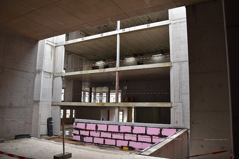 Farbe war in dem Rohbau eher selten.