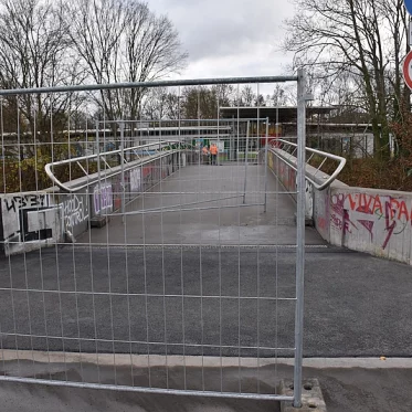 Sperrung der Brücke am Eschersheimer Niddabad