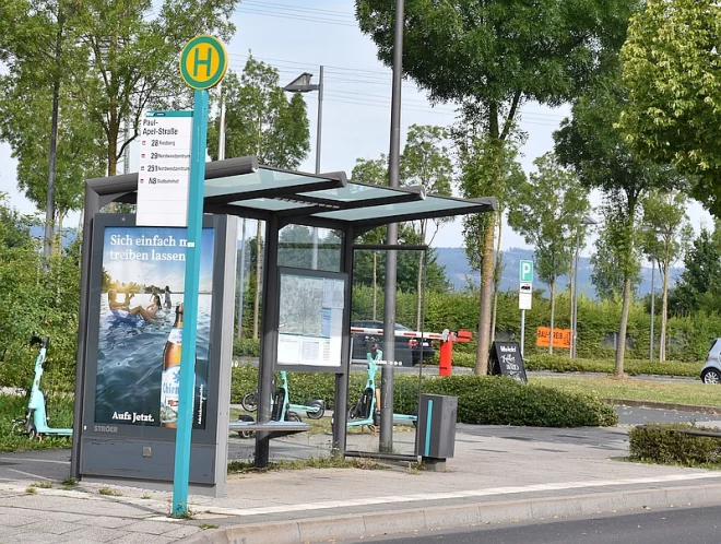 Bushaltestelle Paul-Apel-Straße