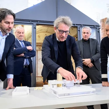 Architekt Benjamin Jourdan präsentiert Modell Nida