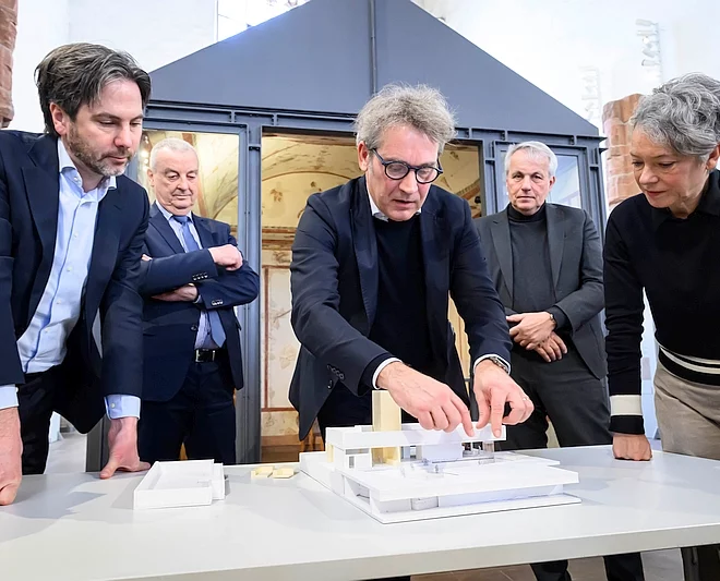 Architekt Benjamin Jourdan präsentiert Modell Nida