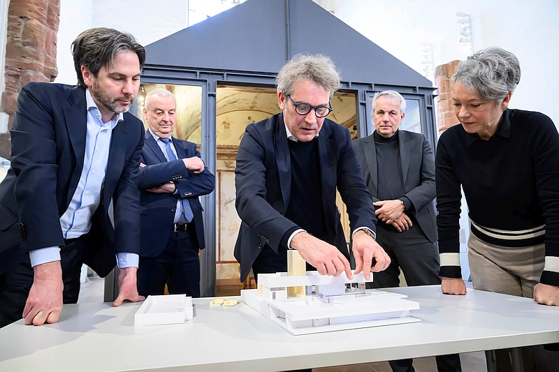 Architekt Benjamin Jourdan präsentiert Modell Nida