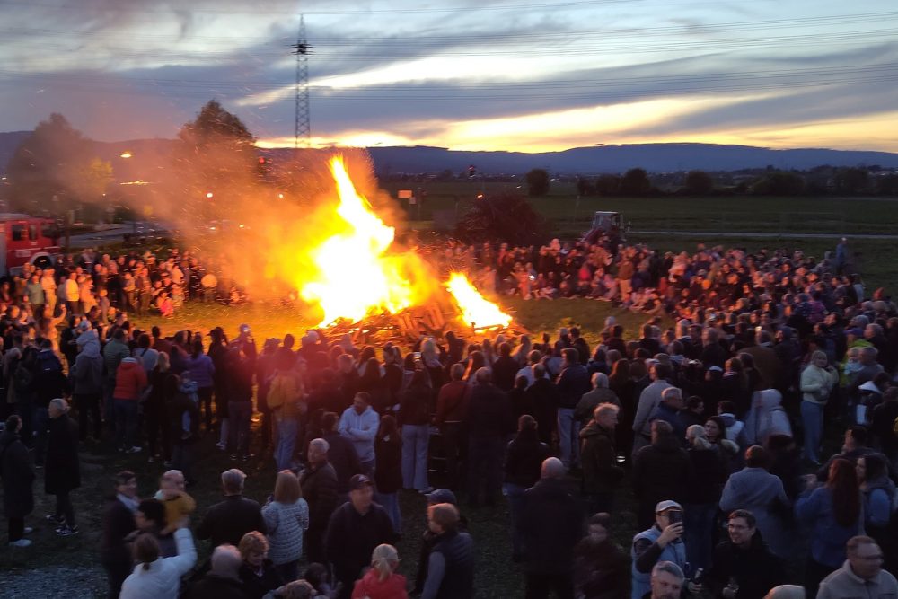 Osterfeuer am Riedberg