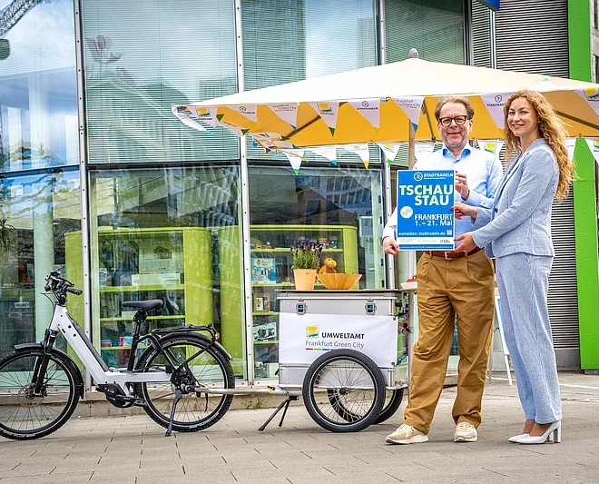 Mobilitätsdezernent Wolfgang Siefert und Klima- und Umweltdezernentin Tina Zapf-Rodríguez rufen zur Stadtradeln-Aktion unter dem Motto „Tschau Stau“ auf.