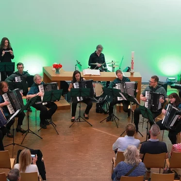 Accordion Soundscapes: Romance meets Rock und Pop