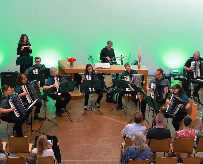 Accordion Soundscapes: Romance meets Rock und Pop