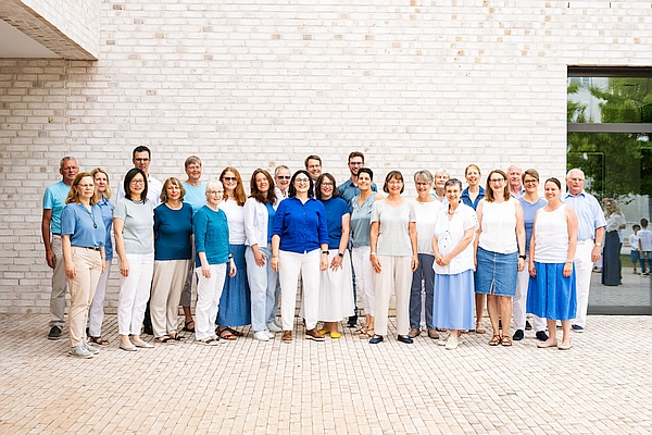 Riedbergchor - Aufstellung vor Wand