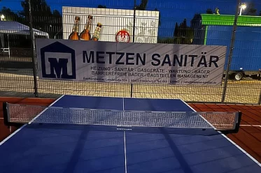 SC Riedberg: Zäune bei Nacht