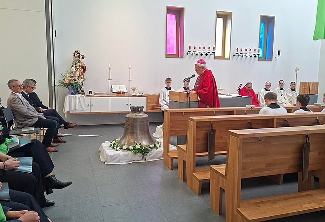 Predigt im Altarraum