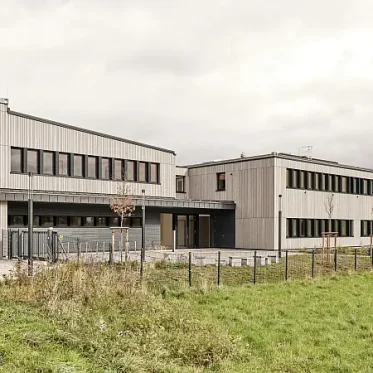 Institut für Bienenkunde: Gebäude von der Ebertstrasse aus
